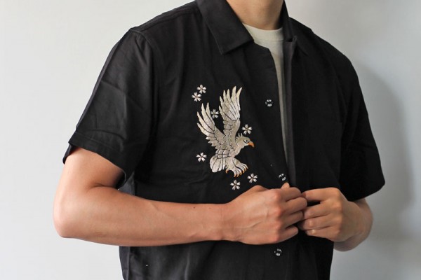 人気のスカジャンをシャツに落とし込んだスカルワークス SKULL WORKS 鷹刺繍シャツサムネイル