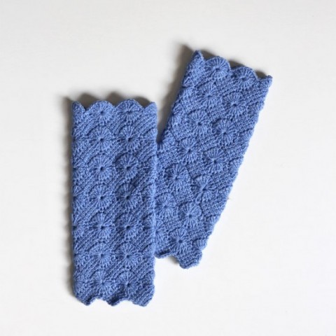 手編み アームウォーマー (ウール×綿) イタリア産 レース糸 サックスブルー 長さ22cmサムネイル